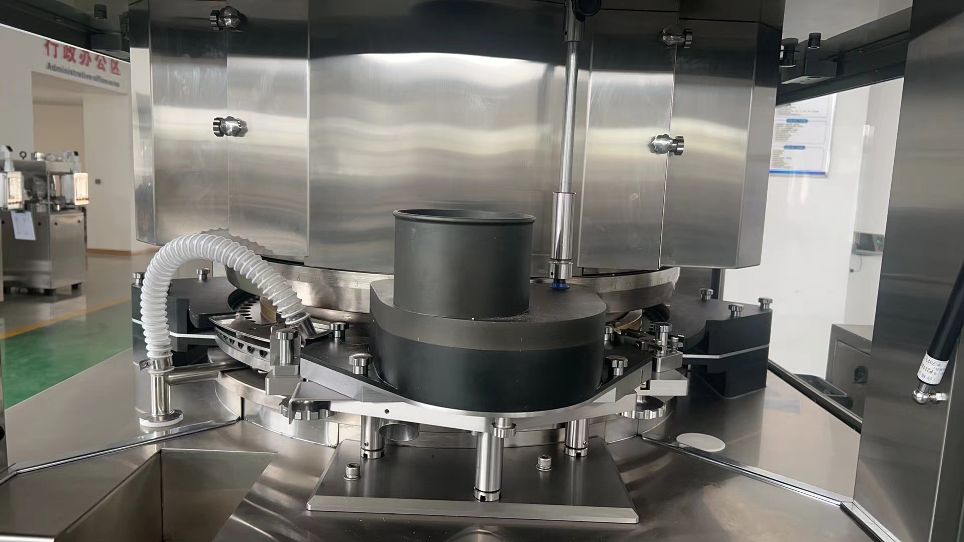 Pharmaceutical manufacturer's automatic high-speed tablet press